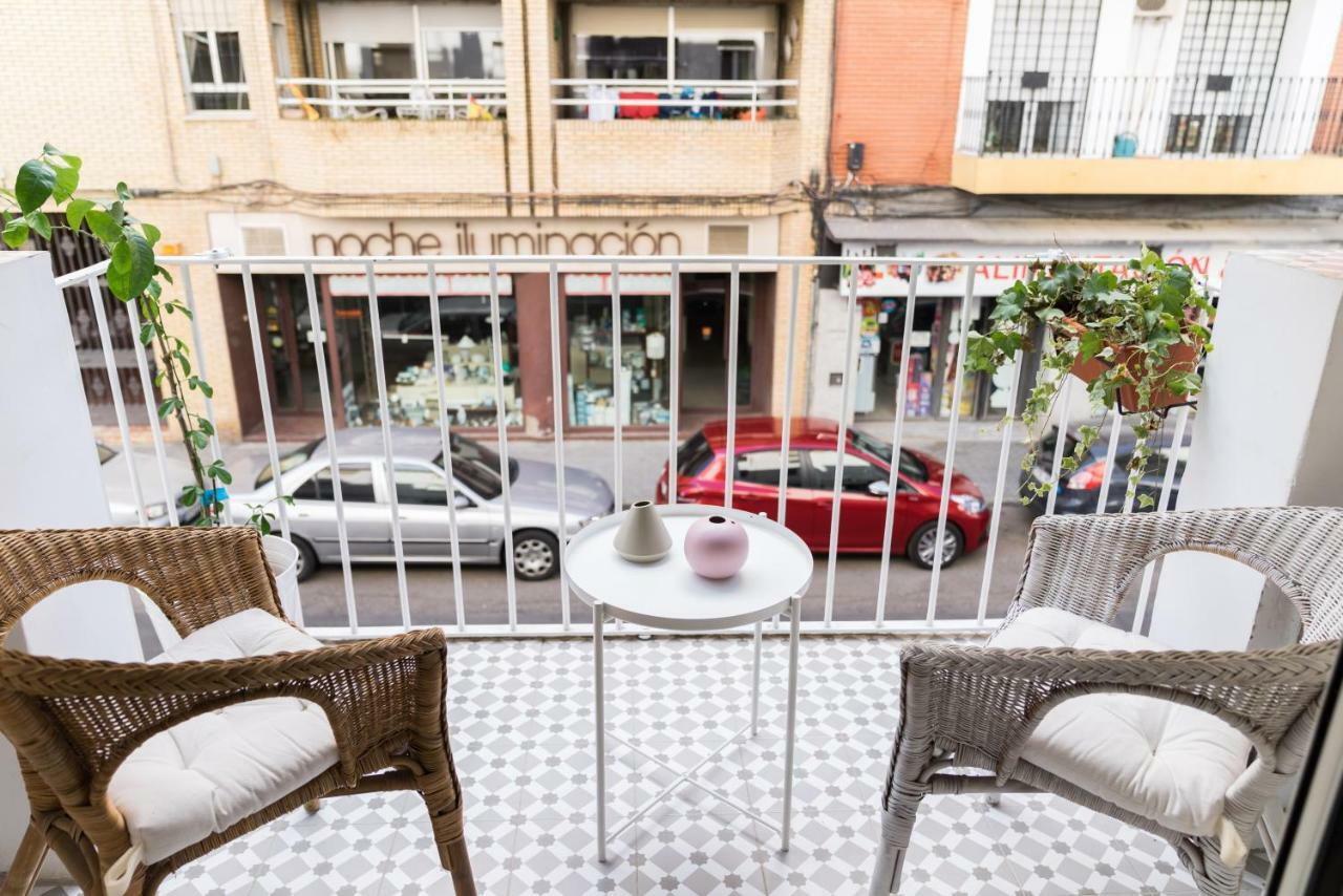 Apartamento Spectacularly Updated For Large Groups! Sevilla