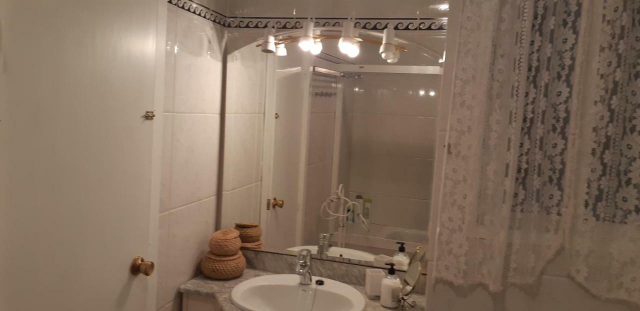 Habitación en casa particular Calle Martinez Montanes, 19