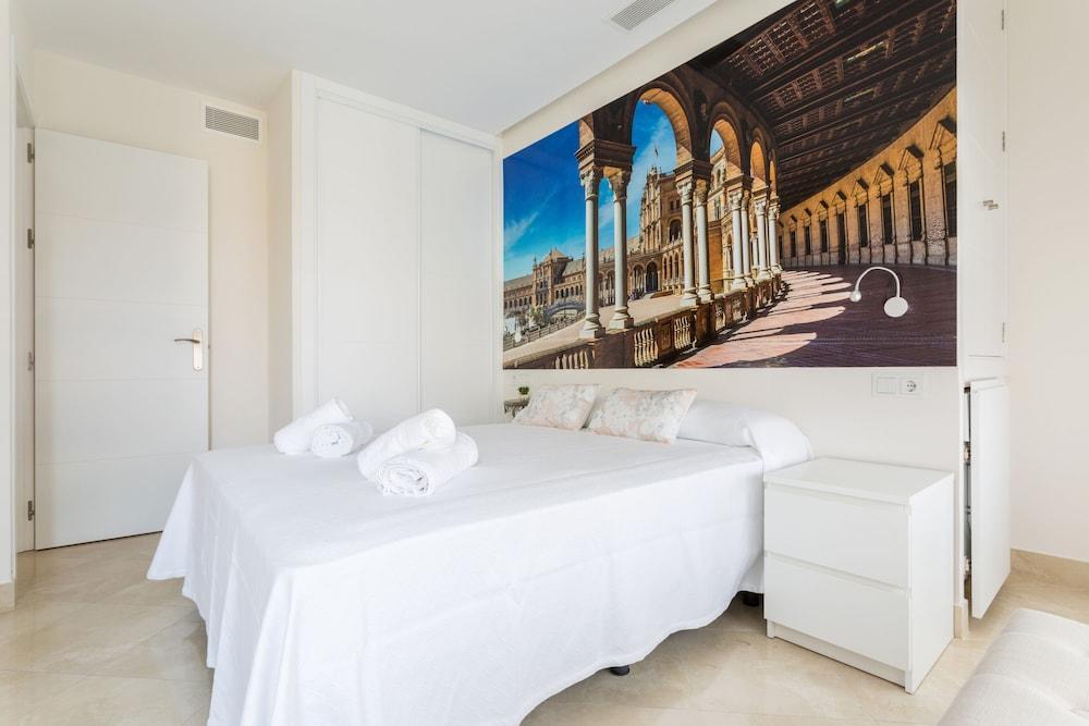 Hotel - Plaza De La Magdalena 4*