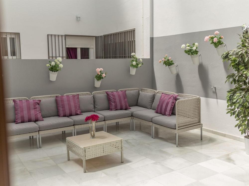 Reservaloen Plaza De La Encarnacion Apartamento *